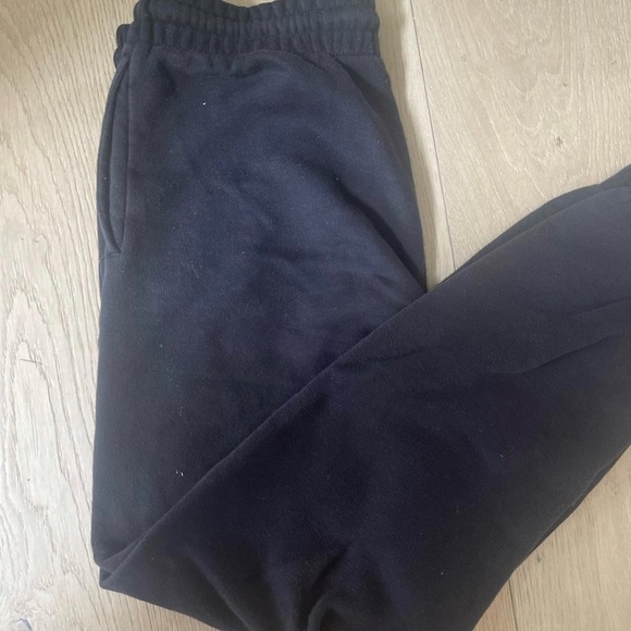 Aritiza TNA perfect sweat pants size small in black - Picture 2 of 3